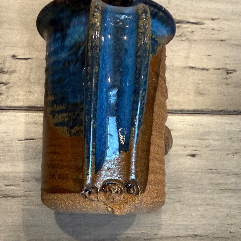 Vintage Handcrafted Brown Ceramic Character Mug with Blue Accent - Picture 4 of 10